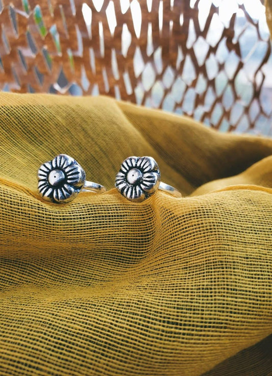 Daffodils Toe Ring