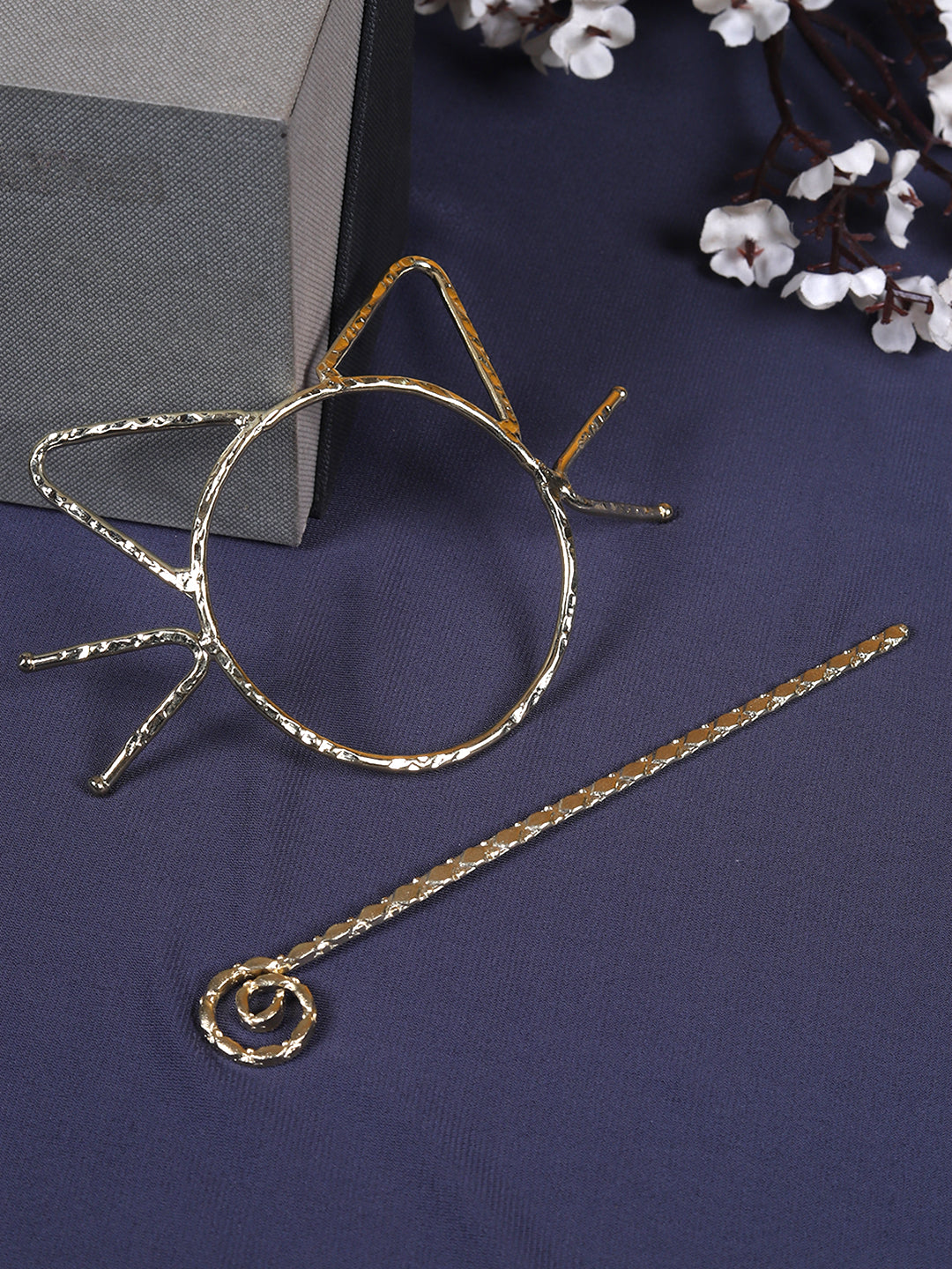 Meow Majestic Bun Stick