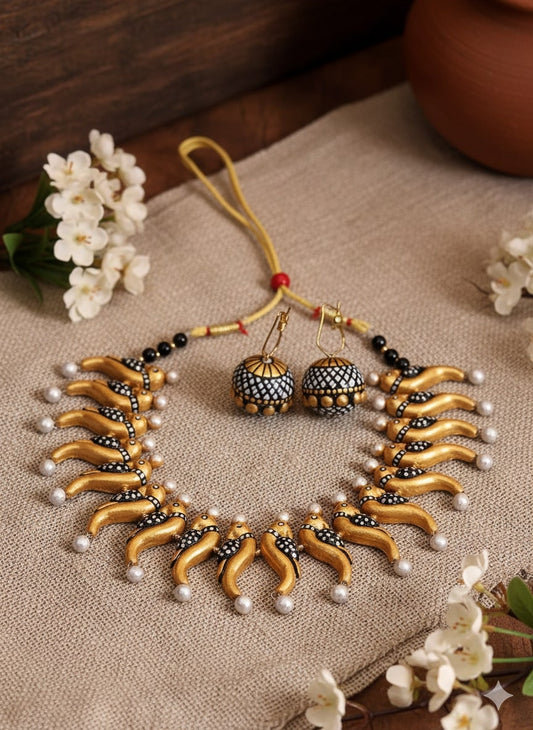 Gilded Songird Necklace Set
