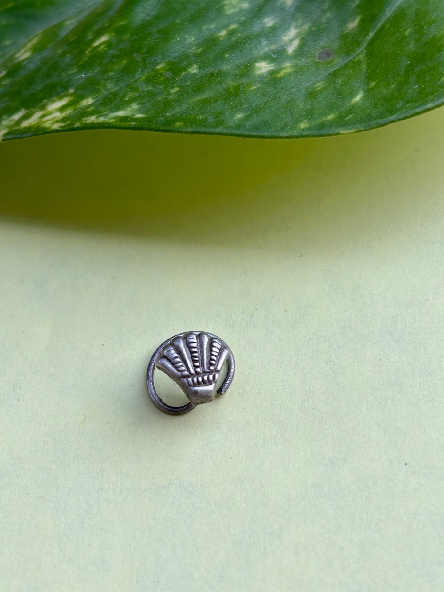 Seep Pure Silver Nosepin