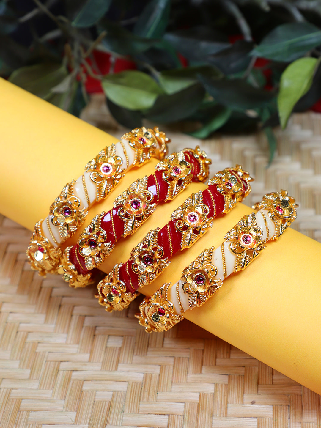 Swarna Sankha Pola Bangle Set