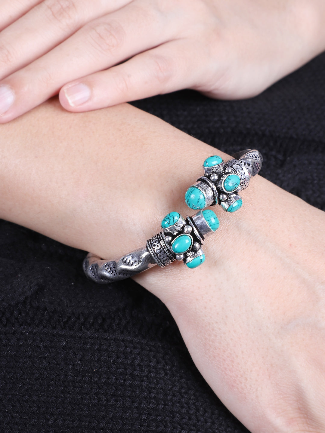 Avanti Tuquoise Bangle