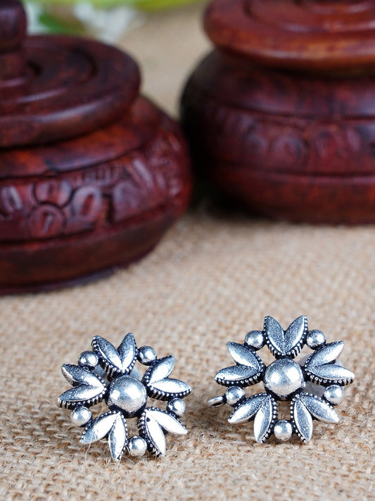 Hriday Stud Earrings