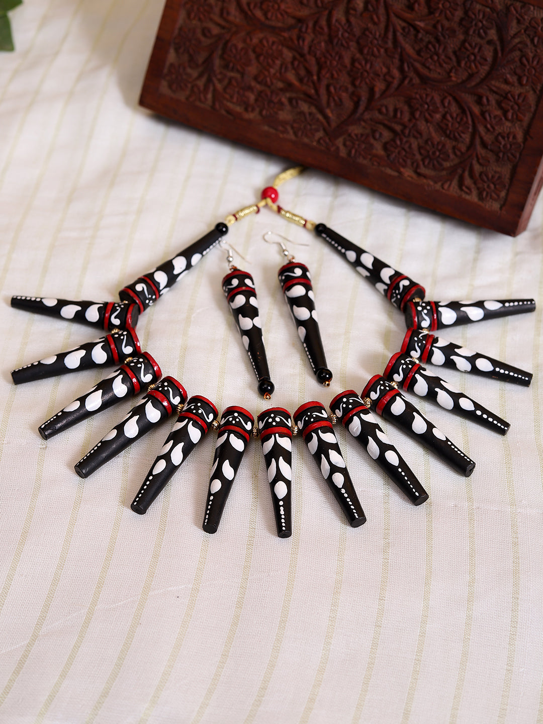 Kabila Noir Terracota Necklace Set