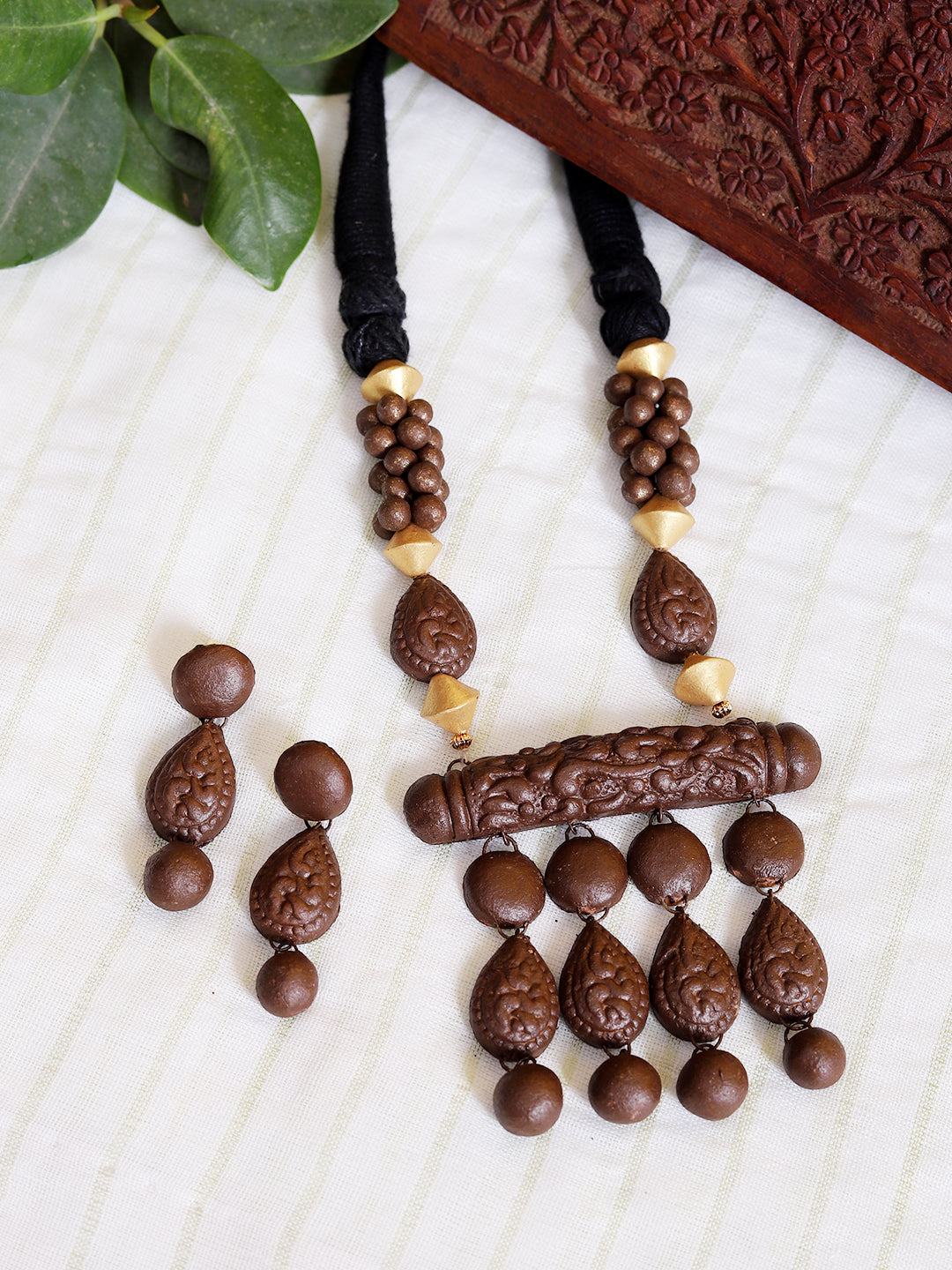 Earth Echo Terracota Necklace Set